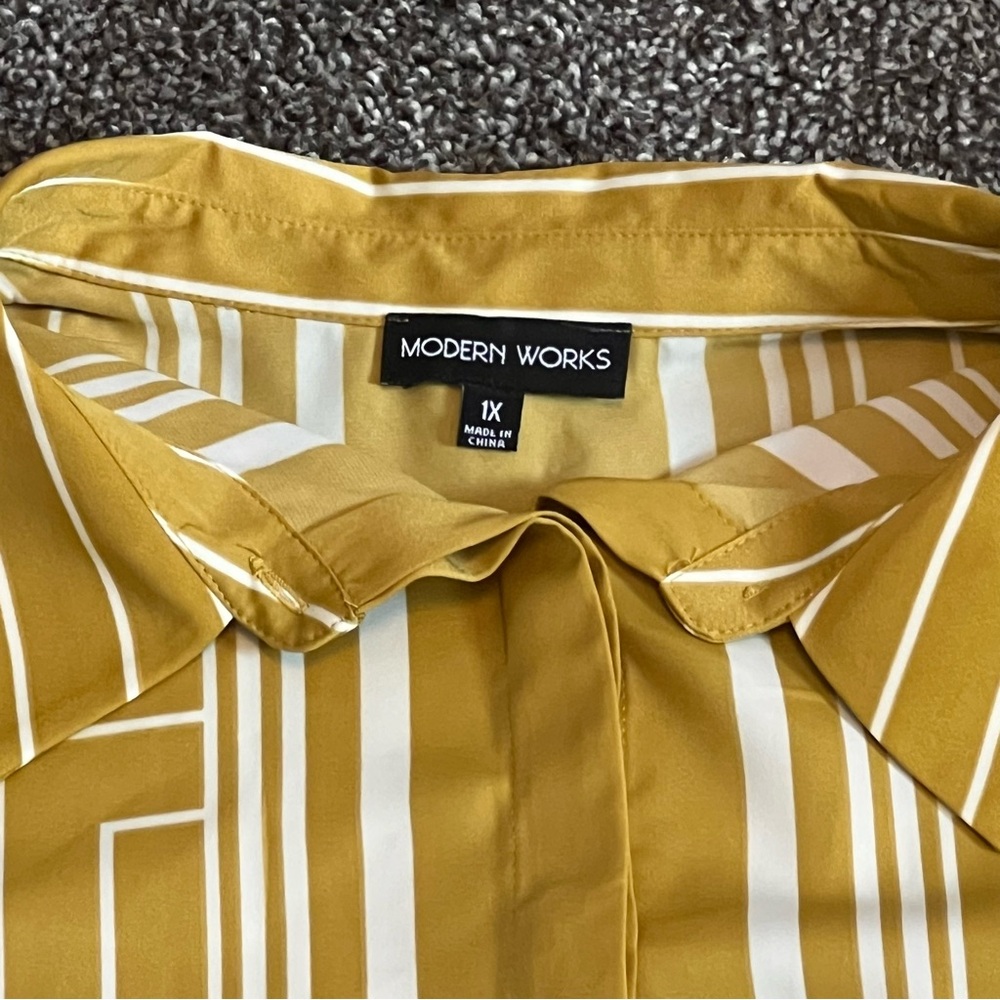 Modern Works Blouse - Picture 2 of 3